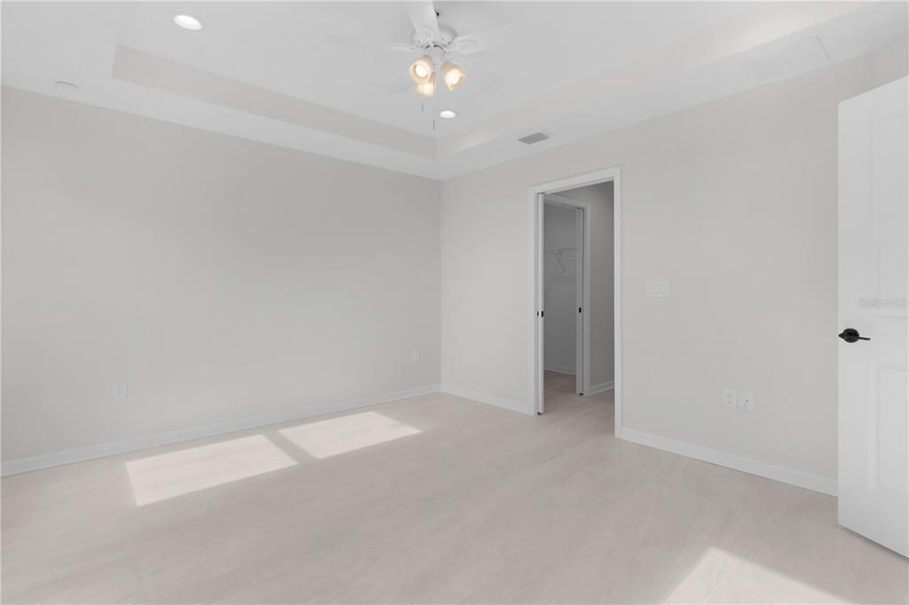 For Sale: $325,000 (3 beds, 2 baths, 1579 Square Feet)