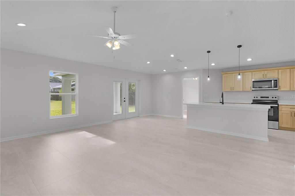 For Sale: $325,000 (3 beds, 2 baths, 1579 Square Feet)