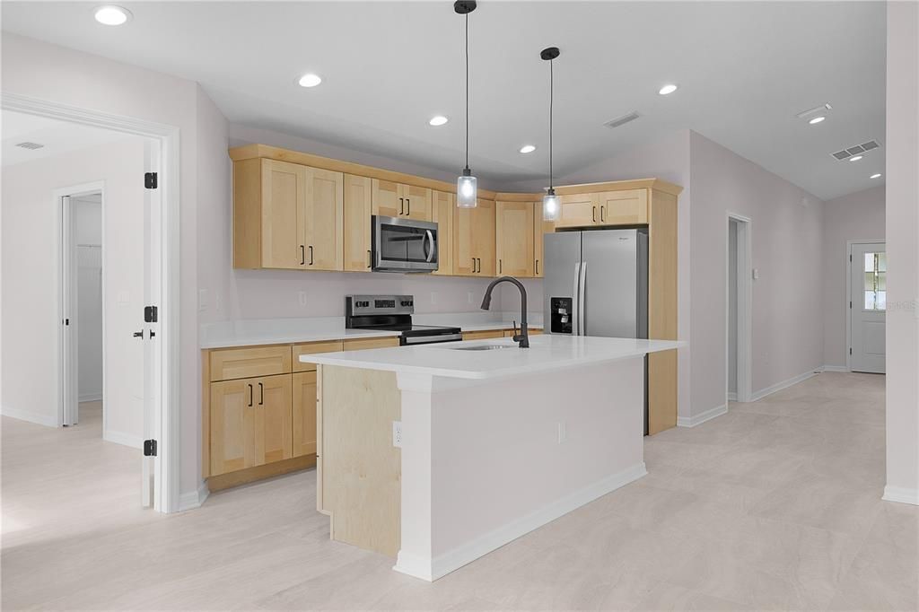 For Sale: $325,000 (3 beds, 2 baths, 1579 Square Feet)