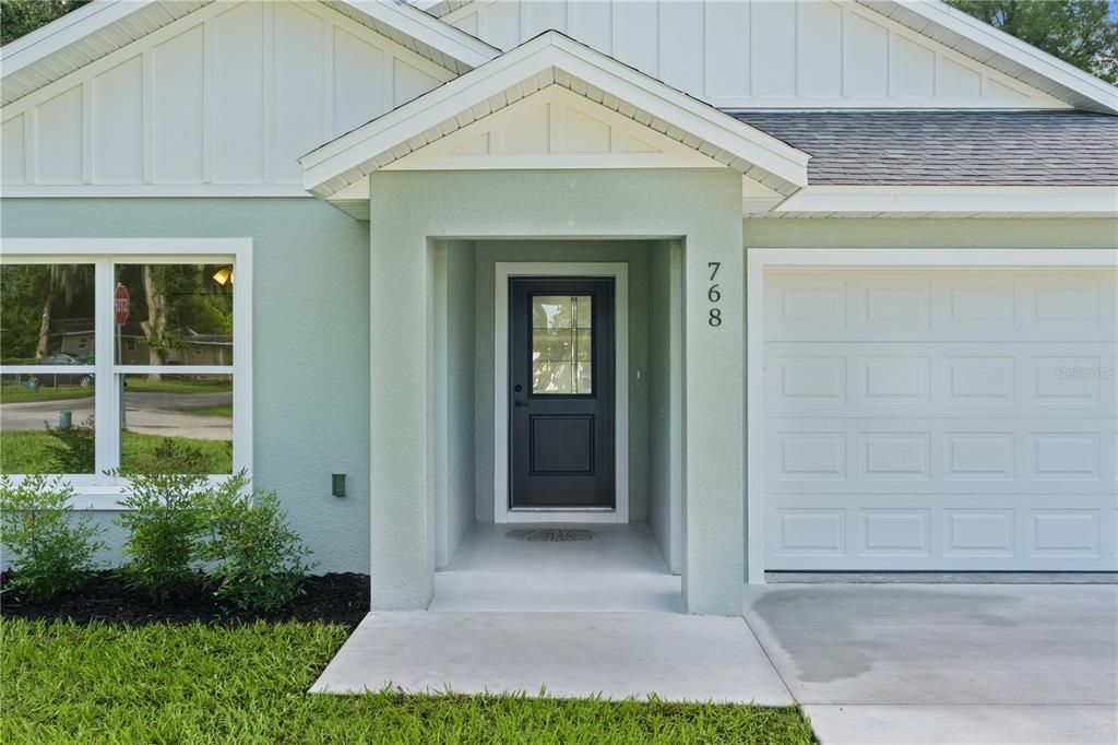 For Sale: $325,000 (3 beds, 2 baths, 1579 Square Feet)