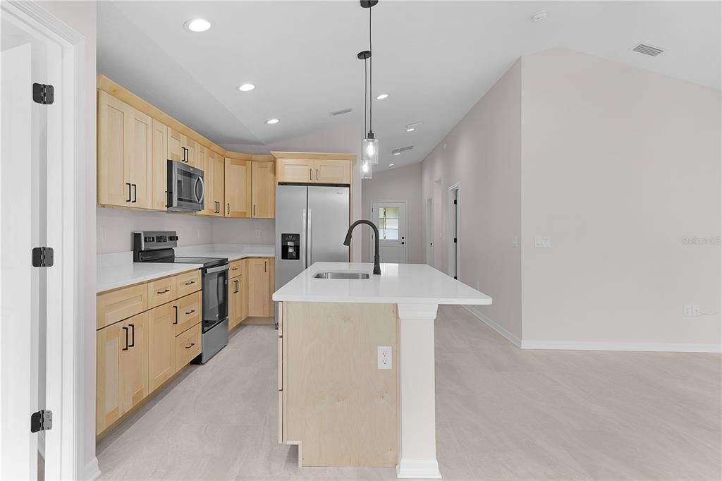 For Sale: $325,000 (3 beds, 2 baths, 1579 Square Feet)