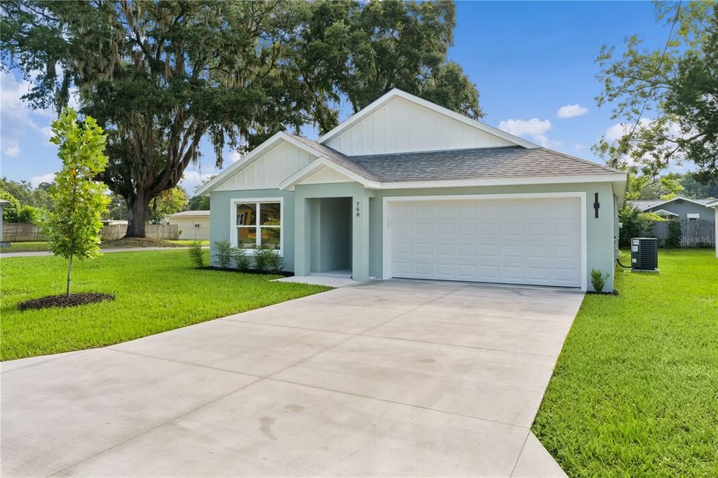 For Sale: $325,000 (3 beds, 2 baths, 1579 Square Feet)