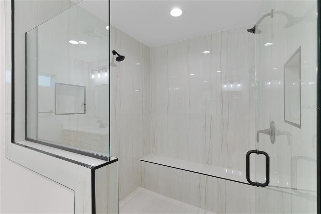 For Sale: $325,000 (3 beds, 2 baths, 1579 Square Feet)
