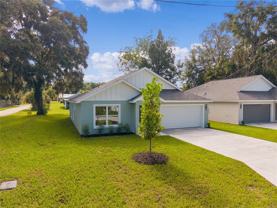 For Sale: $325,000 (3 beds, 2 baths, 1579 Square Feet)
