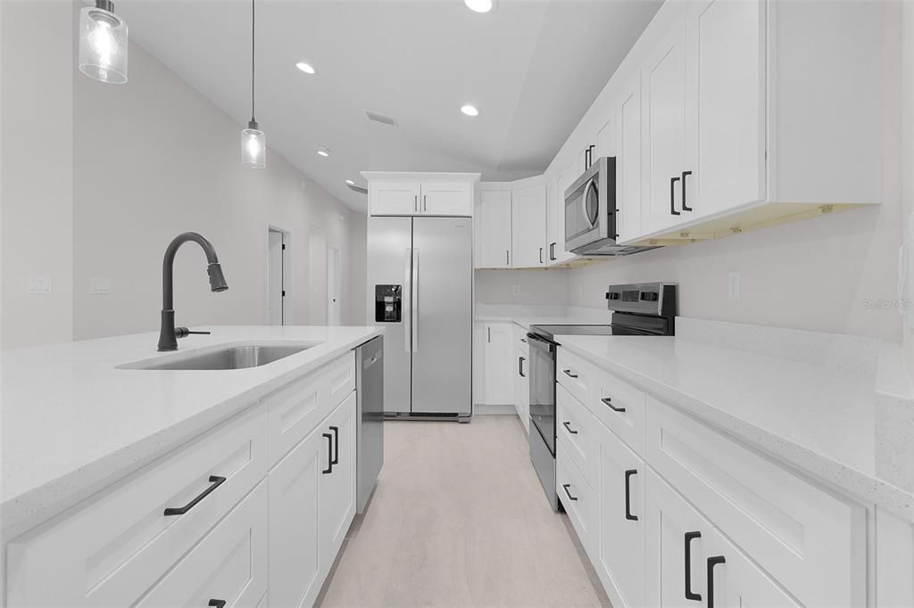 На продажу: $325,000 (3 спален, 2 ванн, 1579 Квадратных фут)