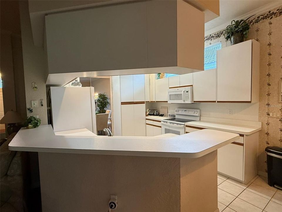 For Rent: $2,750 (3 beds, 2 baths, 2404 Square Feet)