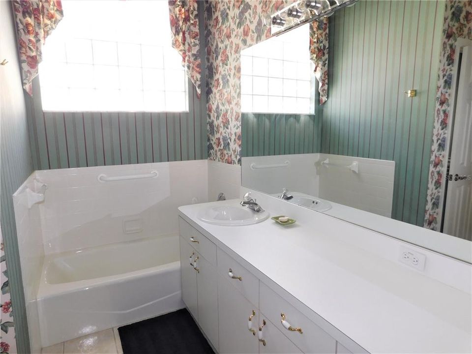 For Rent: $2,750 (3 beds, 2 baths, 2404 Square Feet)
