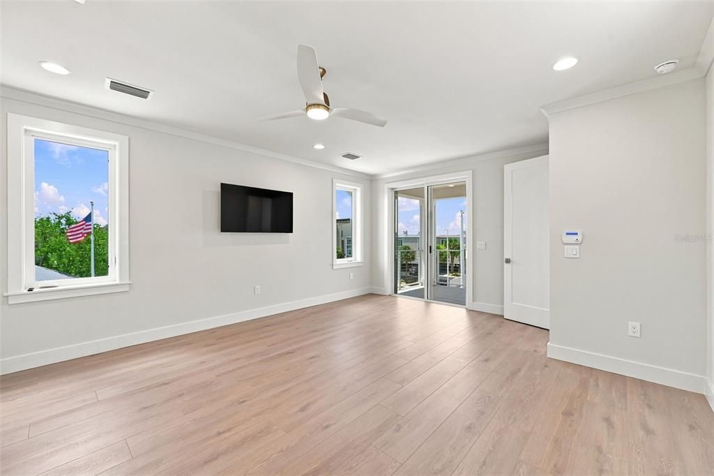 En Venta: $1,800,000 (3 camas, 2 baños, 1885 Pies cuadrados)