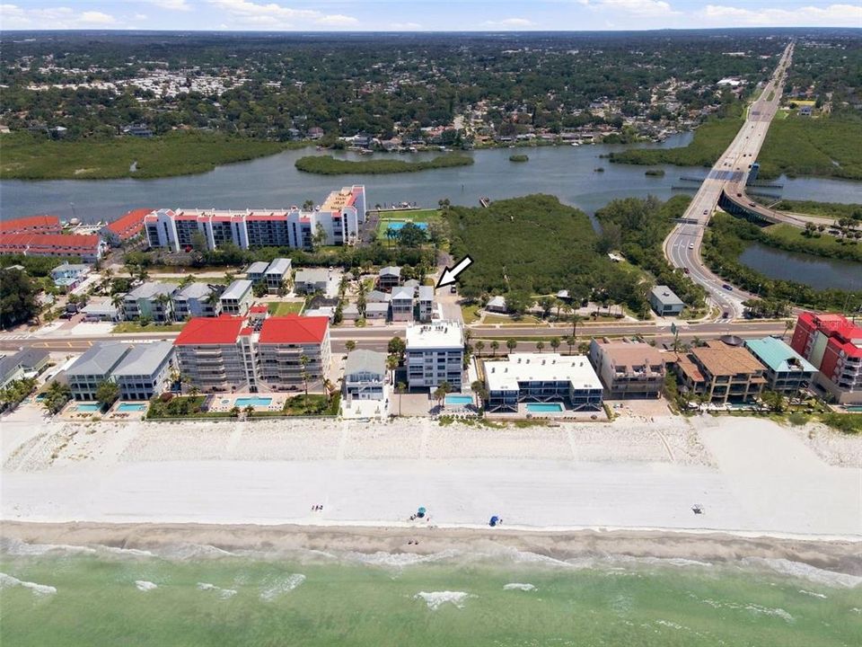 En Venta: $1,800,000 (3 camas, 2 baños, 1885 Pies cuadrados)