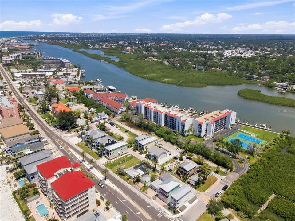 En Venta: $1,800,000 (3 camas, 2 baños, 1885 Pies cuadrados)