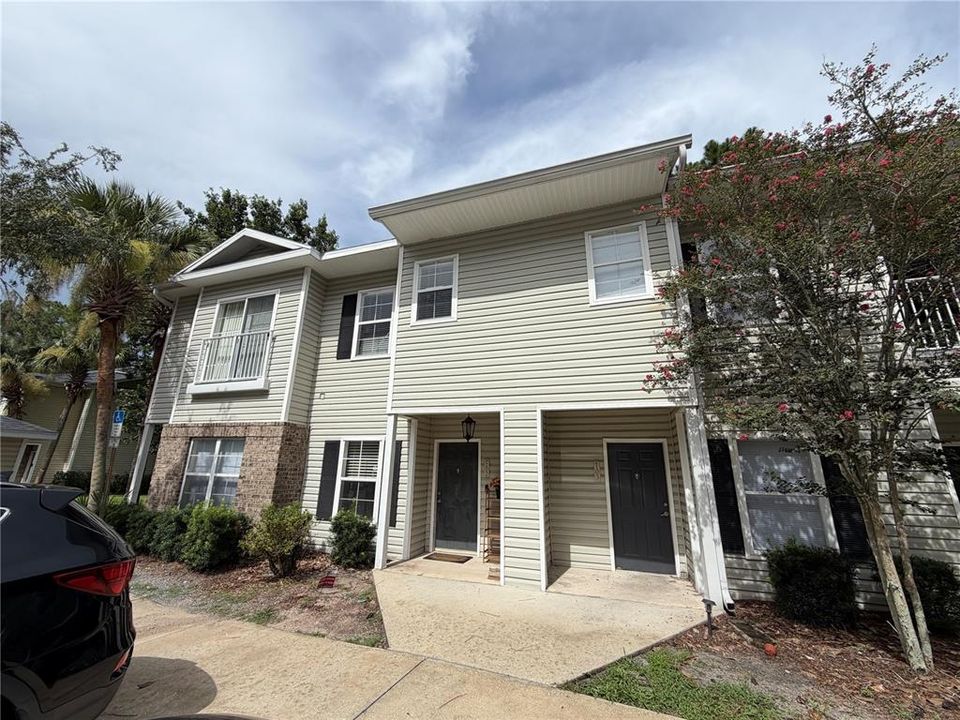 For Rent: $1,550 (2 beds, 2 baths, 1275 Square Feet)