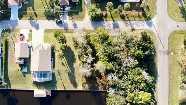 For Sale: $250,000 (0.17 acres)