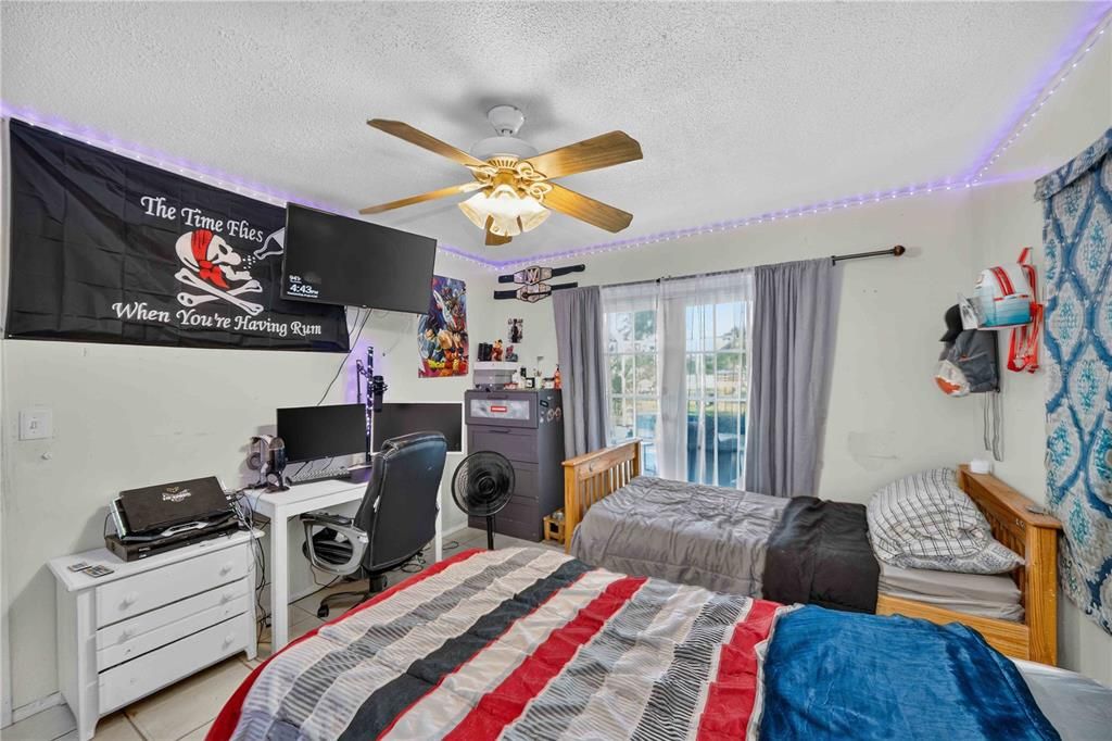 For Sale: $257,500 (3 beds, 1 baths, 1123 Square Feet)