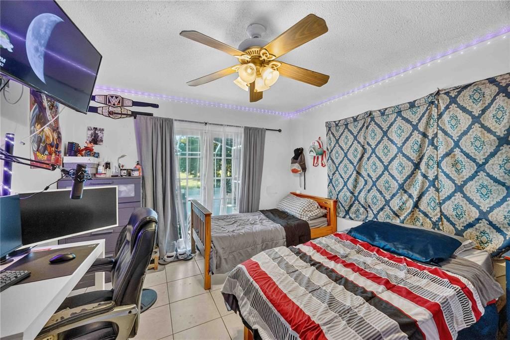 For Sale: $257,500 (3 beds, 1 baths, 1123 Square Feet)