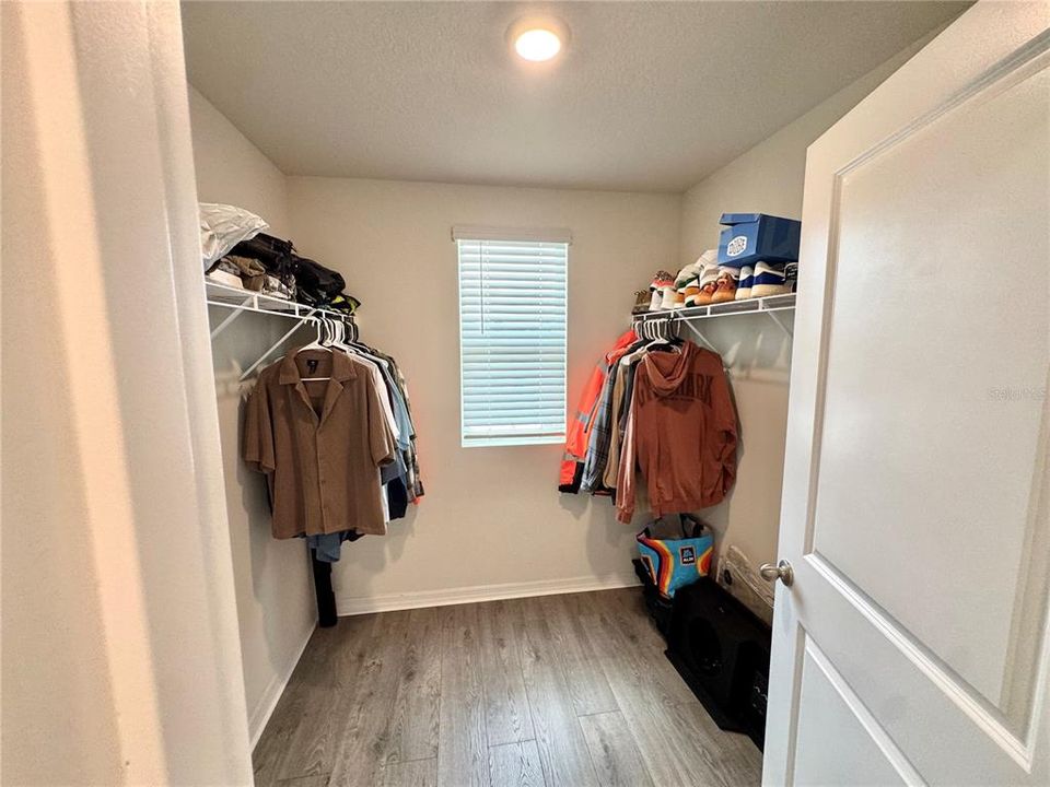 For Rent: $2,400 (3 beds, 2 baths, 1553 Square Feet)