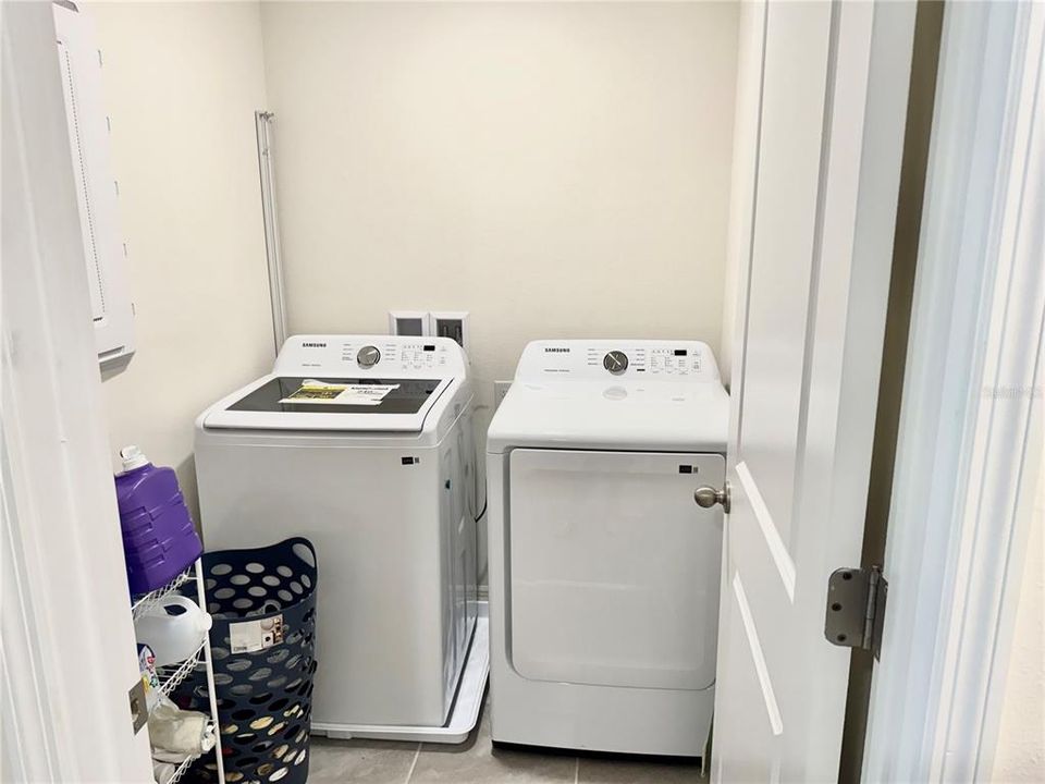 For Rent: $2,400 (3 beds, 2 baths, 1553 Square Feet)