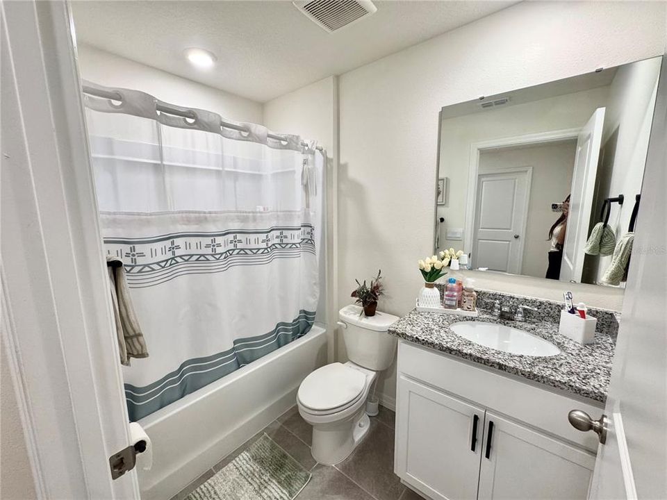 For Rent: $2,400 (3 beds, 2 baths, 1553 Square Feet)