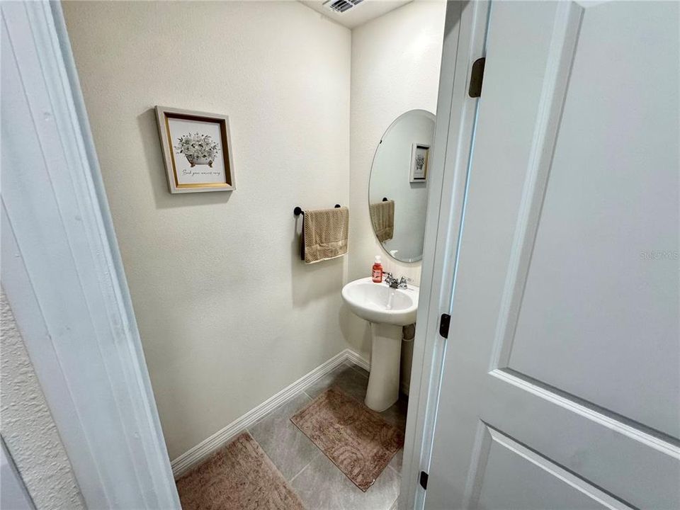 For Rent: $2,400 (3 beds, 2 baths, 1553 Square Feet)
