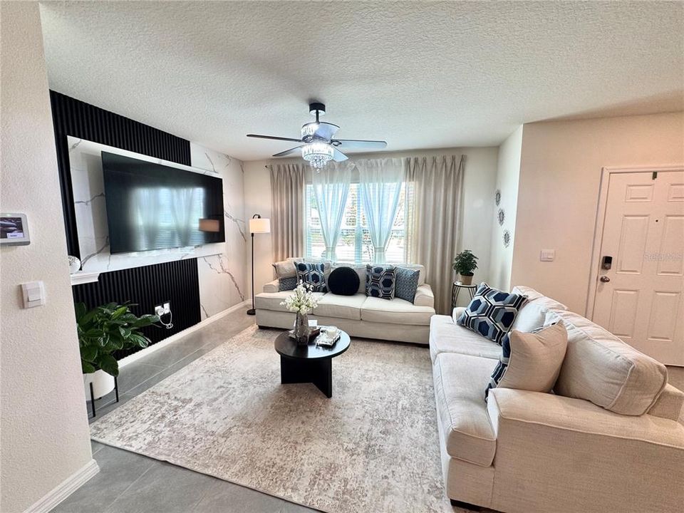 For Rent: $2,400 (3 beds, 2 baths, 1553 Square Feet)