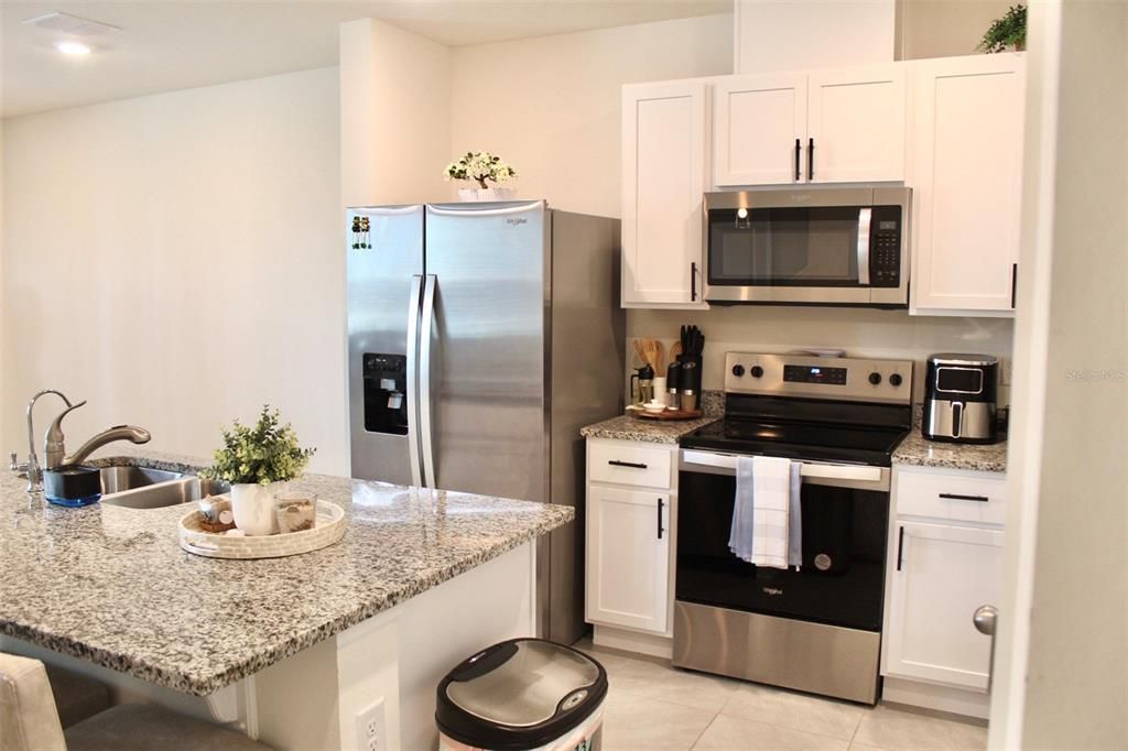 For Rent: $2,400 (3 beds, 2 baths, 1553 Square Feet)
