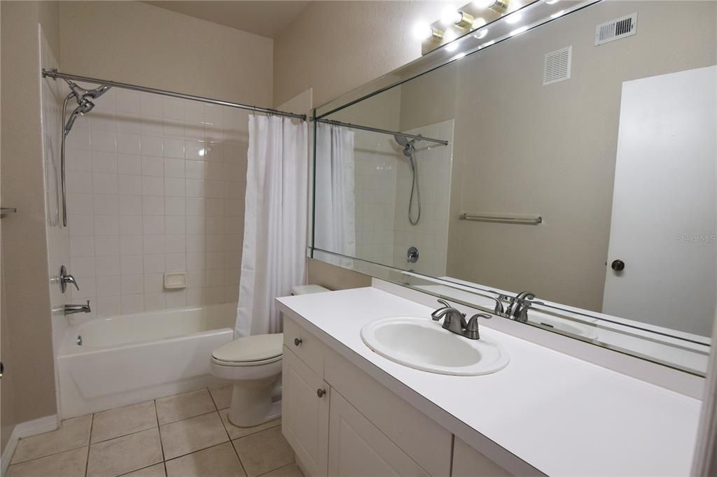В аренду: $1,450 (1 спален, 1 ванн, 843 Квадратных фут)