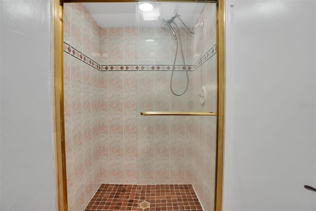 For Rent: $2,200 (3 beds, 2 baths, 1478 Square Feet)