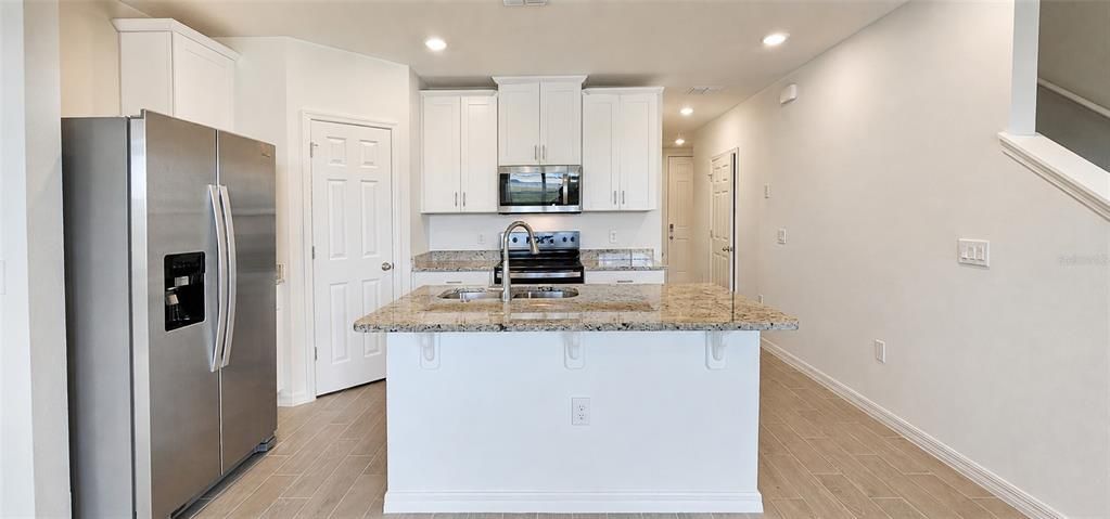 For Rent: $2,350 (3 beds, 2 baths, 1489 Square Feet)