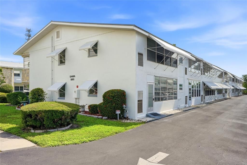 En Venta: $129,000 (2 camas, 2 baños, 950 Pies cuadrados)