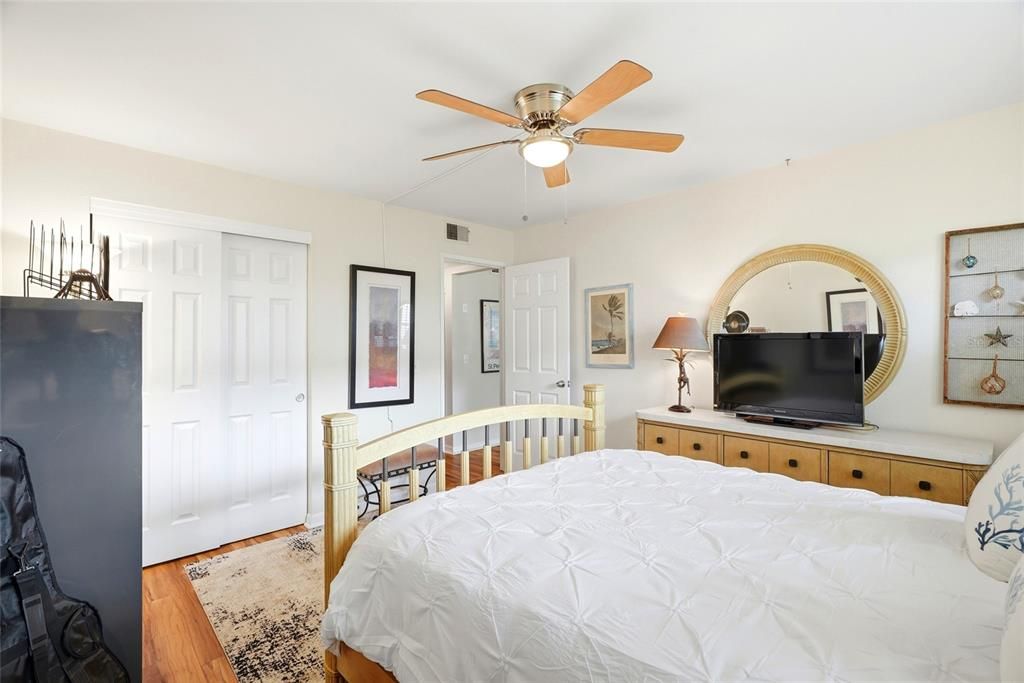 En Venta: $129,000 (2 camas, 2 baños, 950 Pies cuadrados)