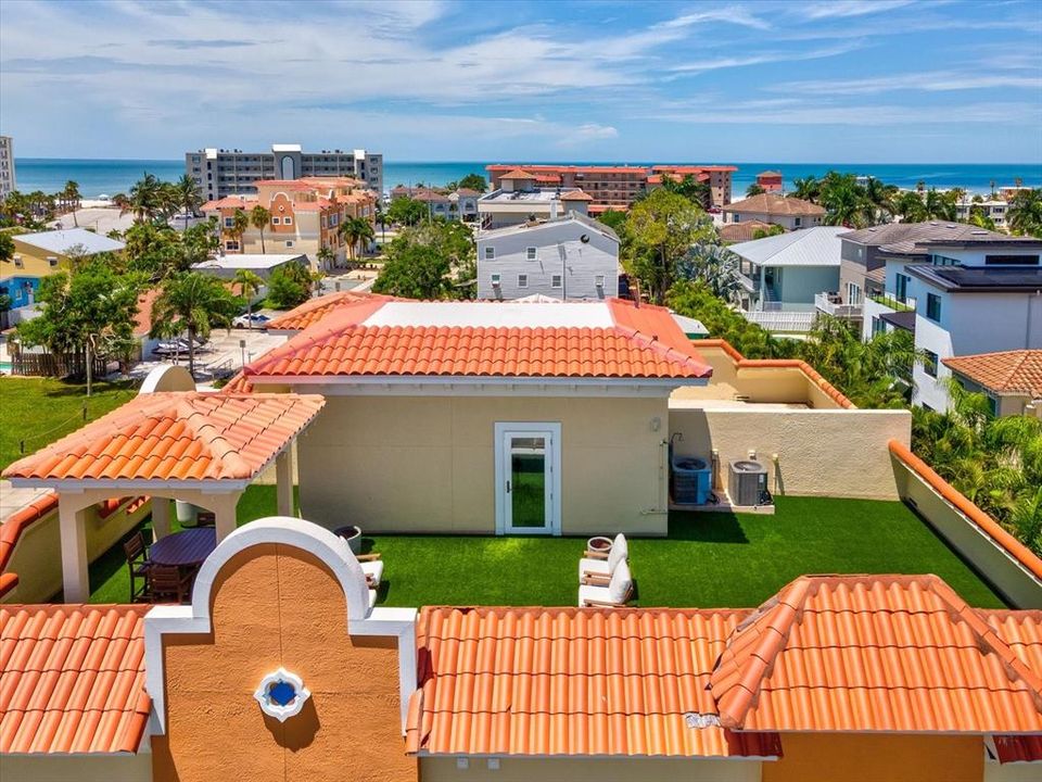 En Venta: $1,150,000 (4 camas, 3 baños, 2544 Pies cuadrados)