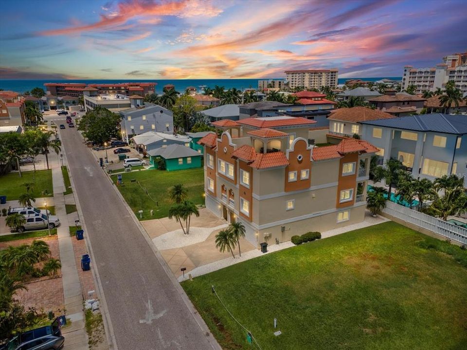 En Venta: $1,150,000 (4 camas, 3 baños, 2544 Pies cuadrados)