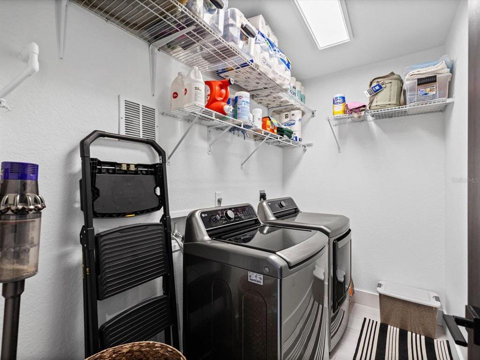 En Venta: $1,150,000 (4 camas, 3 baños, 2544 Pies cuadrados)