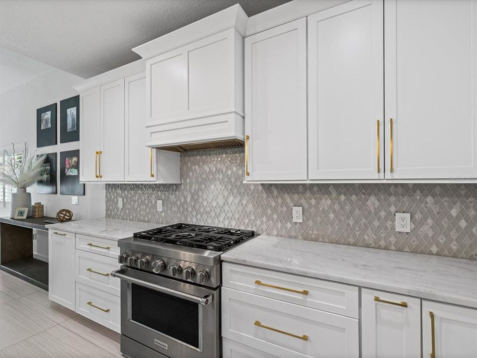 En Venta: $1,150,000 (4 camas, 3 baños, 2544 Pies cuadrados)
