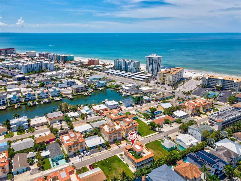 En Venta: $1,150,000 (4 camas, 3 baños, 2544 Pies cuadrados)
