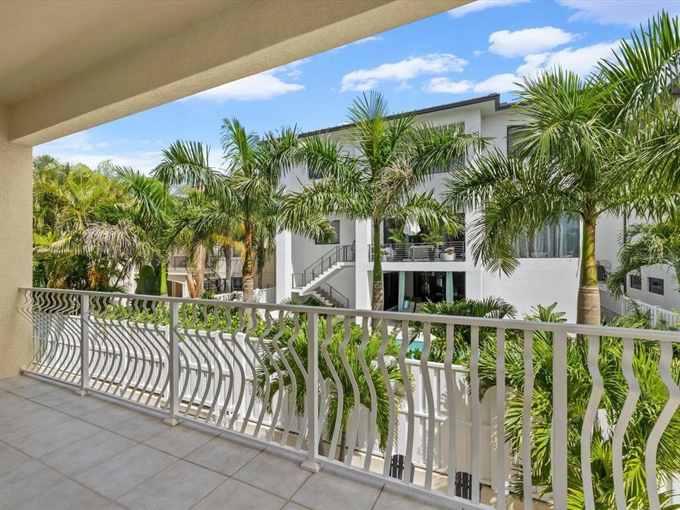 En Venta: $1,150,000 (4 camas, 3 baños, 2544 Pies cuadrados)