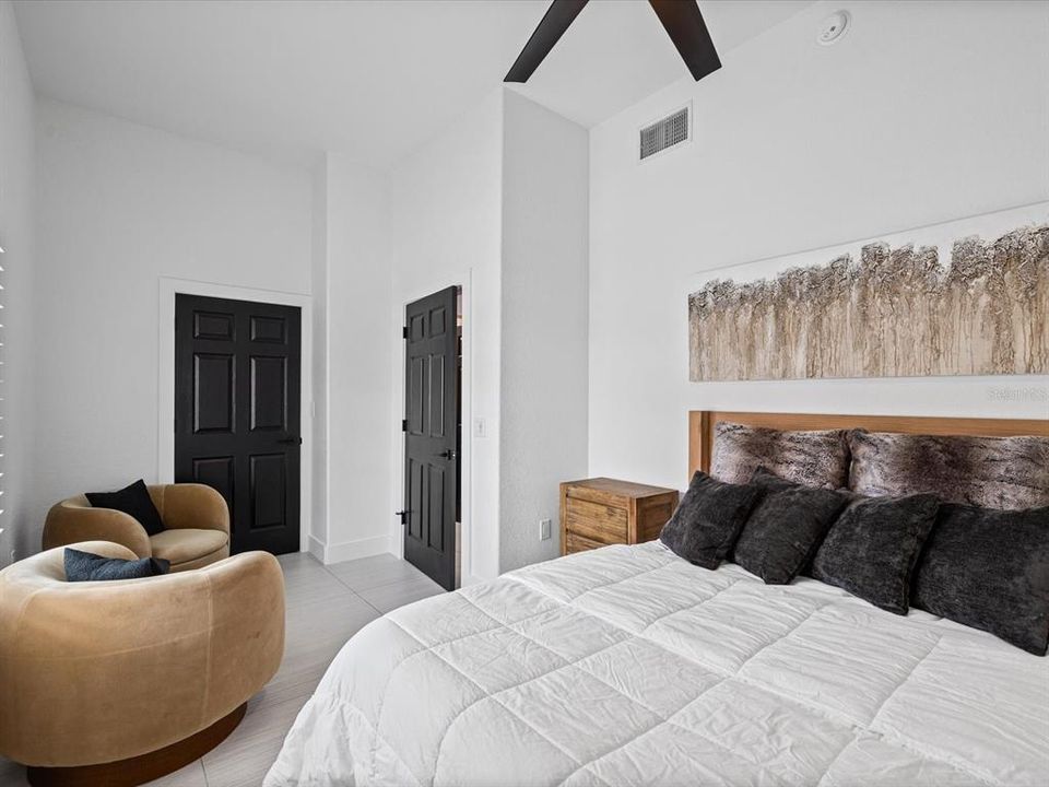 En Venta: $1,150,000 (4 camas, 3 baños, 2544 Pies cuadrados)