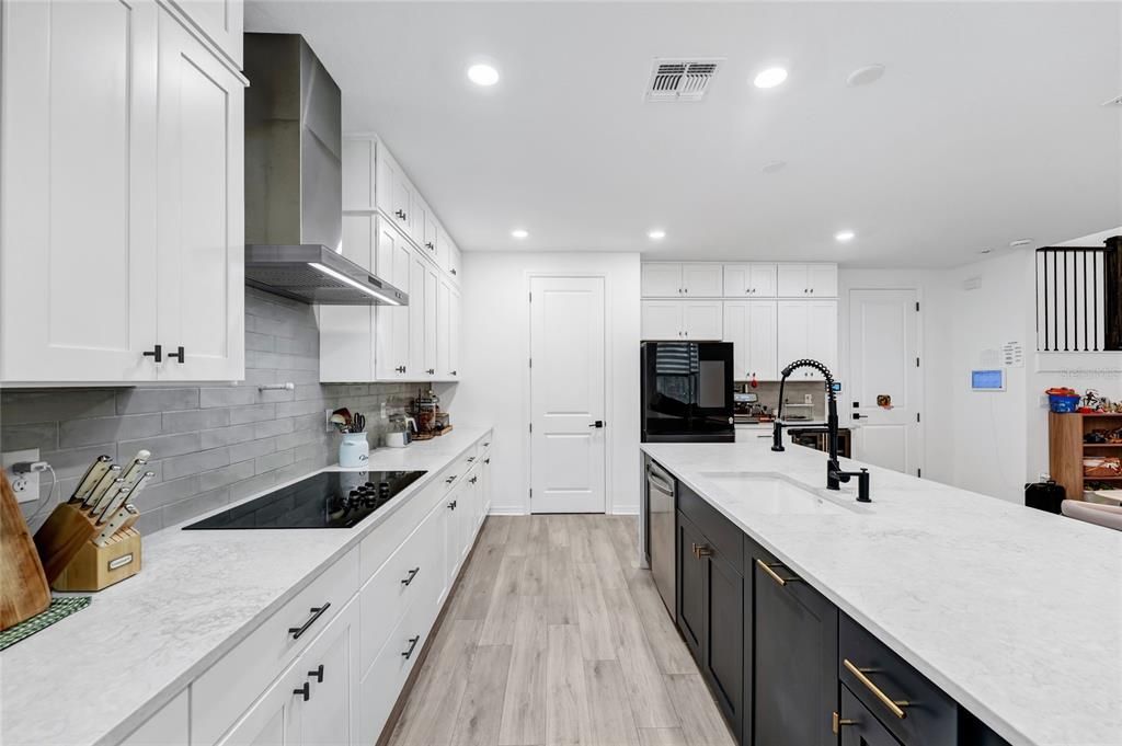 For Sale: $879,900 (4 beds, 3 baths, 2791 Square Feet)