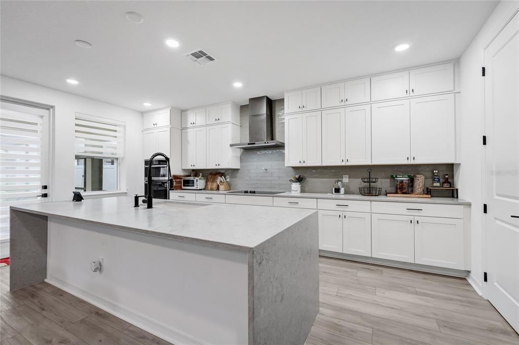 For Sale: $879,900 (4 beds, 3 baths, 2791 Square Feet)