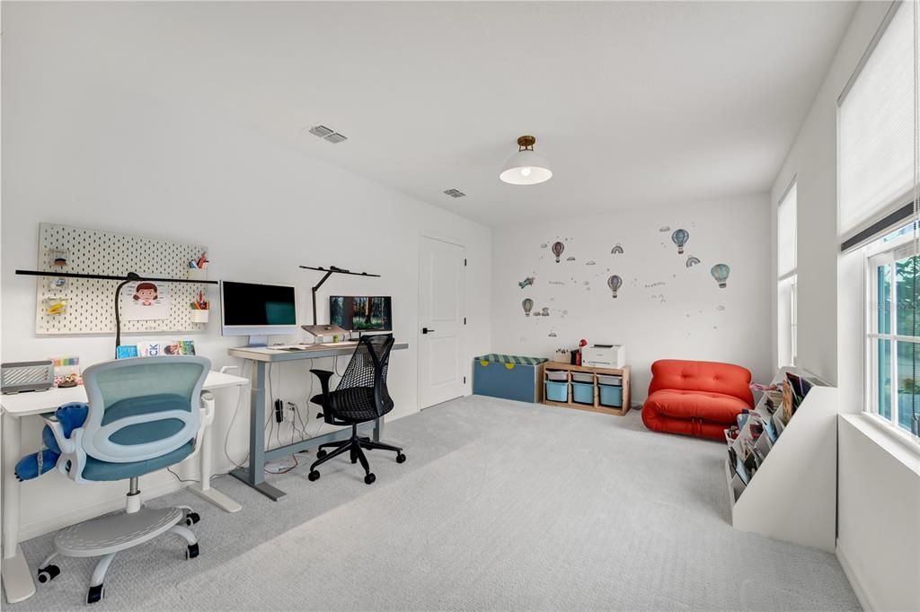 For Sale: $879,900 (4 beds, 3 baths, 2791 Square Feet)