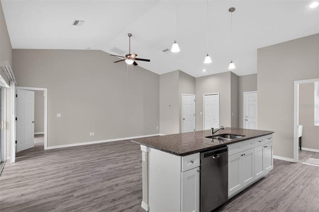 For Sale: $285,000 (3 beds, 2 baths, 1506 Square Feet)
