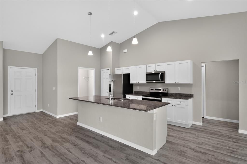 For Sale: $285,000 (3 beds, 2 baths, 1506 Square Feet)