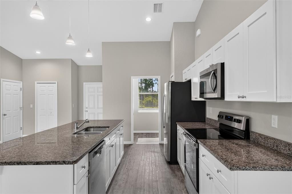 For Sale: $285,000 (3 beds, 2 baths, 1506 Square Feet)