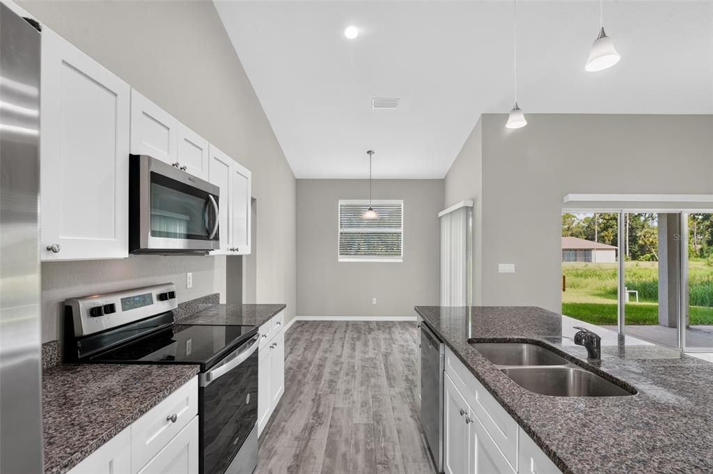 For Sale: $285,000 (3 beds, 2 baths, 1506 Square Feet)