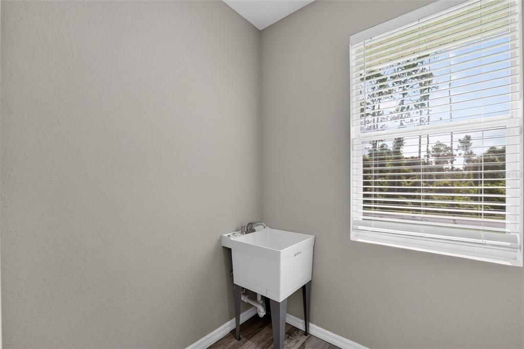 For Sale: $285,000 (3 beds, 2 baths, 1506 Square Feet)