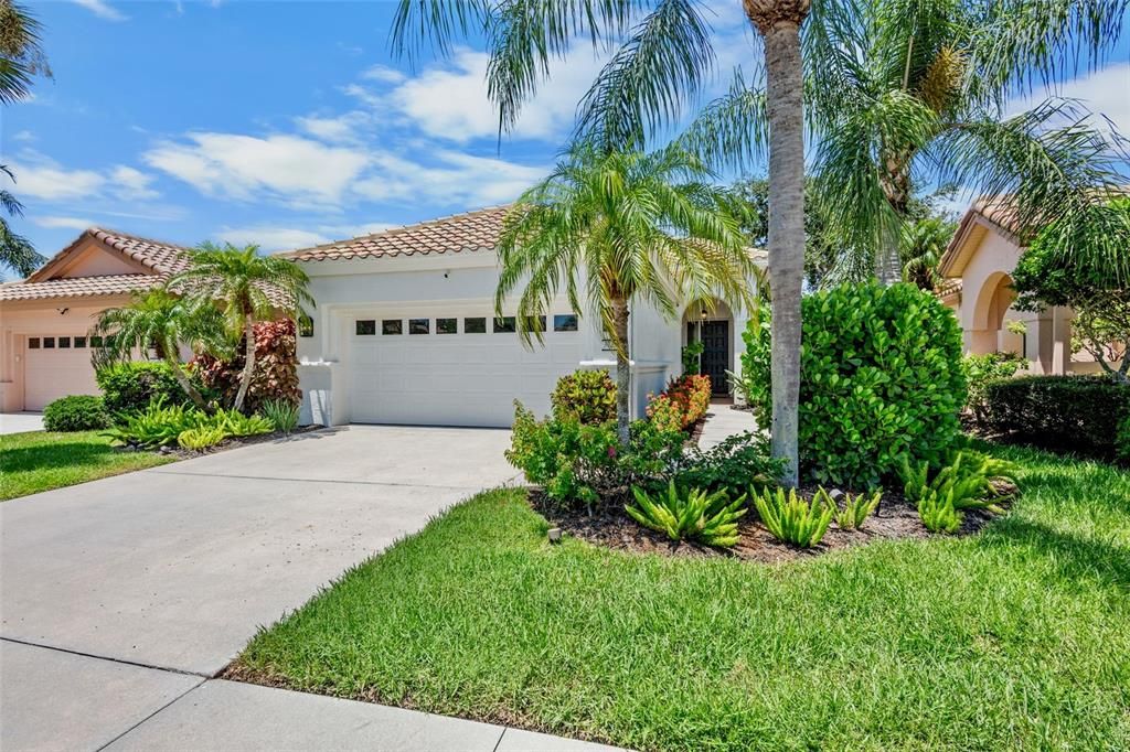 For Sale: $459,000 (2 beds, 2 baths, 1735 Square Feet)