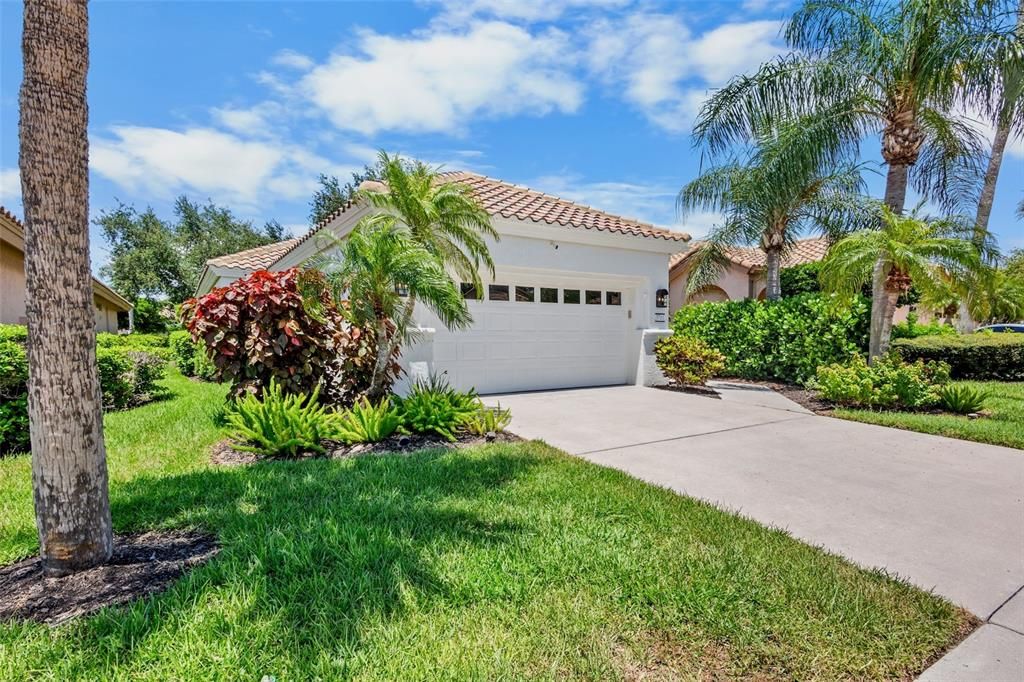 For Sale: $459,000 (2 beds, 2 baths, 1735 Square Feet)