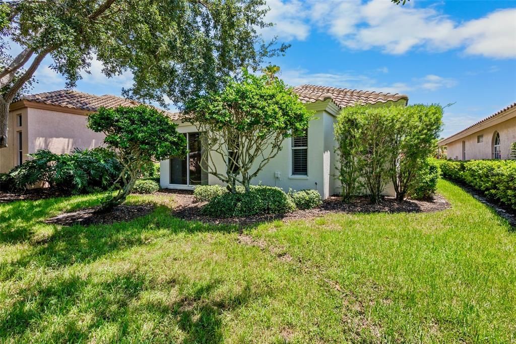 For Sale: $459,000 (2 beds, 2 baths, 1735 Square Feet)