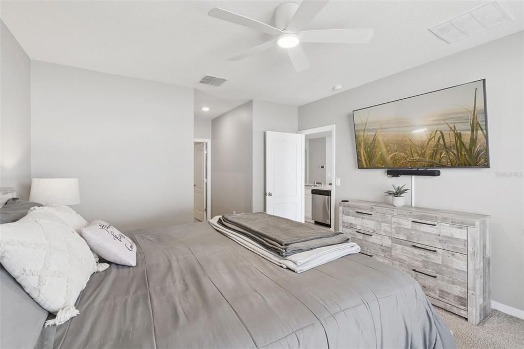 На продажу: $325,000 (3 спален, 2 ванн, 1716 Квадратных фут)