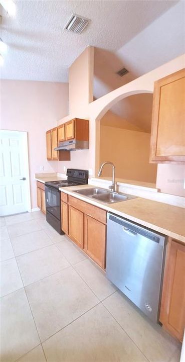 En Renta: $1,850 (4 camas, 2 baños, 1745 Pies cuadrados)