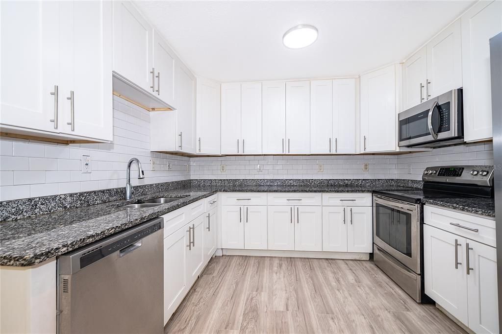 For Sale: $395,000 (4 beds, 2 baths, 1944 Square Feet)
